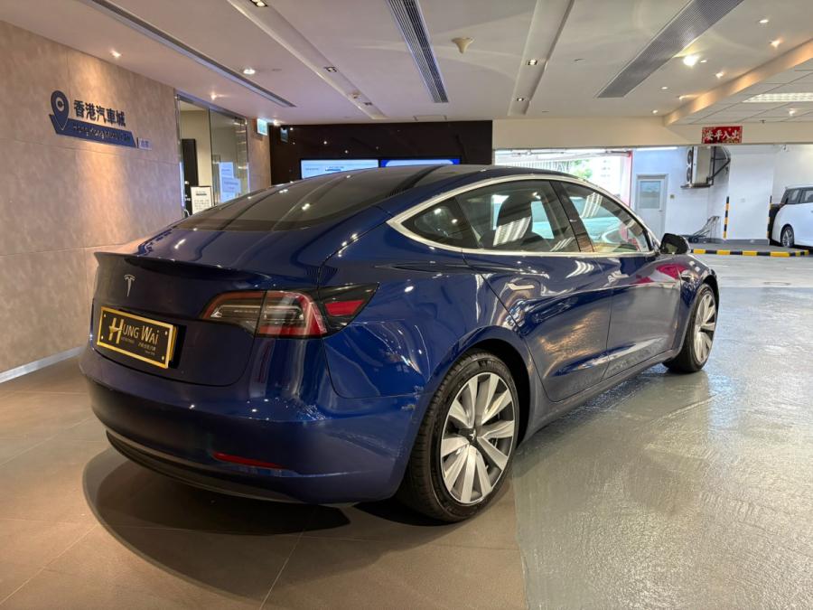 Model 3 Standard Range Plus - Image 2